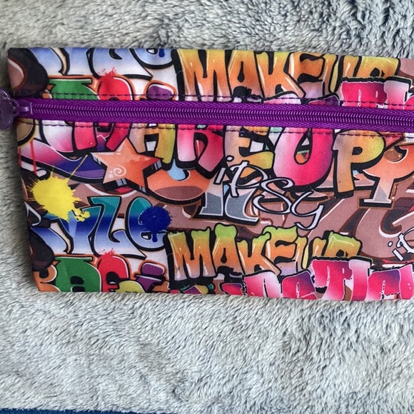 IPSY💫Multi-Coloured Graphic Logo Print and Gold/Blue Shiny Cosmetics Bag Bundle - Picture 3 of 9